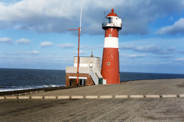 Bestand:Westkappelse Zeedijk1.jpg